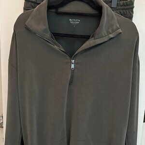 Athleta Seasoft 1/4 zip popover pullover and mid rise capris pant Large